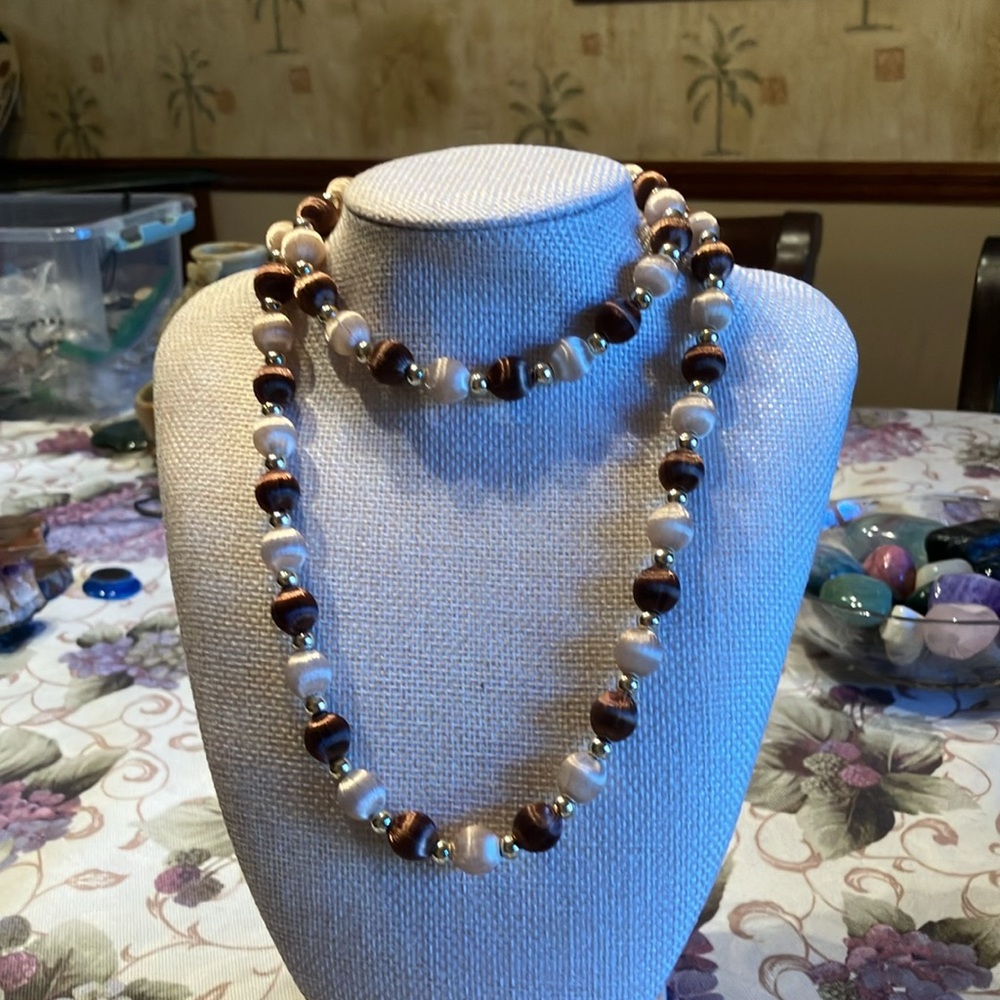 WRAPPED BEADS WITH GOLD SPACERS - Picture 7 of 8